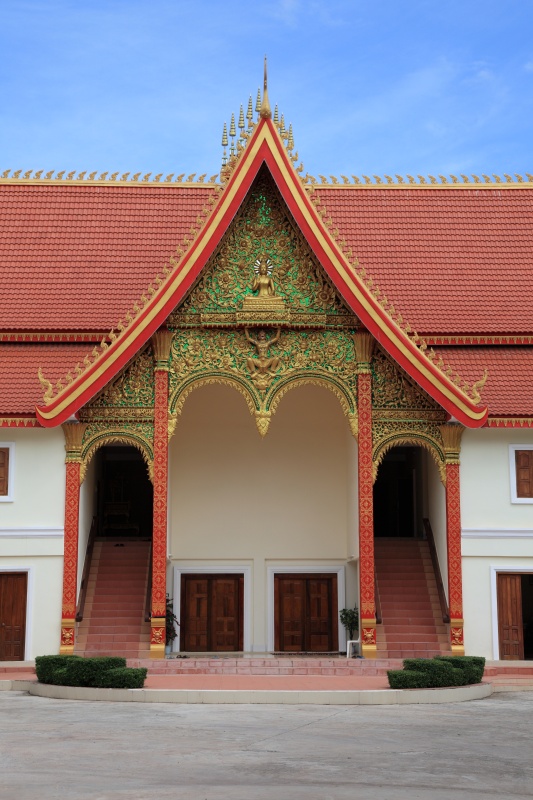 IMG_6249R 少々歩いてワット・シーサケートというお寺へ。<BR>
ちなみにタイでもカンボジアでもそうでしたが「ワット」とはお寺のことなので、<BR>
ワット・シーサケートでシーサケート寺ということになります。