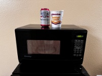 IMG 1427  アメリカのホテルはコーヒーメーカーはあるのにポットがないパターンがほとんど。 それを見越して旅行用のポットを持ち込んでいる訳ですが、今日のところは電子レンジで沸かせるかのチャレンジ。