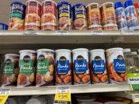 IMG 2211  Panko・・・パン粉。意外にもアメリカにはパン粉に相当するものがなかったんですよね。 スーパーのプライベートブランドもラインナップされており、着実にこちらに浸透し続けている感がありますね。