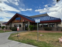IMG 2213  コテコテなアメリカ料理の昼食を求めてIHOPへ。 IHOPって”International House Of Pancake”の略なんですよねってドヤったところで、 そもそも日本未進出なのでIHOPを知らない人がほとんどですね。