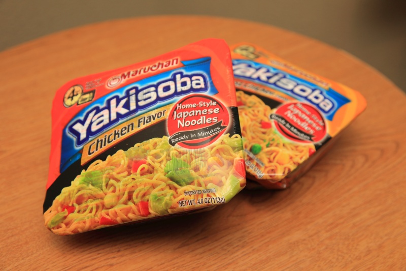 IMG_6260R 夕ご飯はよい子のみんなが大好きな・・・Yakisobaですよー。<BR>
トホホ・・・。
