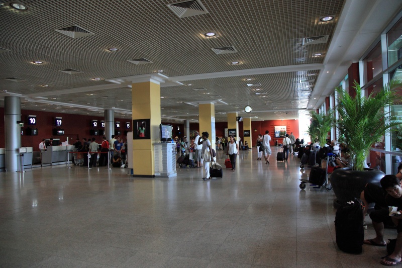 IMG_3777R プノンペン滞在時間も終了し、空港へ戻って参りましたぞー。
