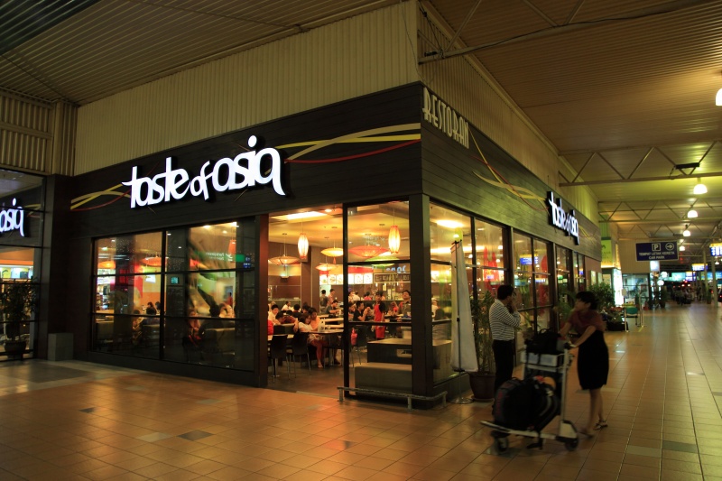 IMG_3802R 以前はAsian Kitchenというどこかで聞いたことのある店名でしたが、<BR>
何もなかったかのように名称変更。まぁ、出してくるものは相変わらずですが。