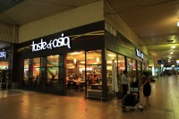 IMG_3802R 以前はAsian Kitchenというどこかで聞いたことのある店名でしたが、