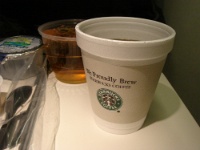 DSC00102  日本茶もスタバのカップで提供されたりするんですが、スタバの日本茶？