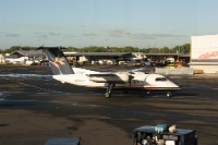 IMG 1591  マイナーな島へ飛ぶDASH8。今回はおあずけ。