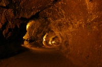 IMG 2160  Lava Tube。溶岩が通った跡だそうで。