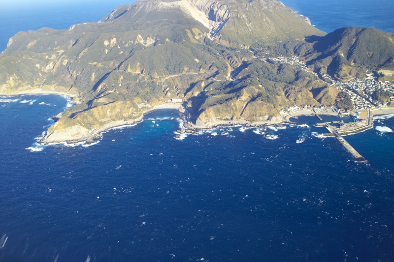 SDIM0390S 爆走してきた神津島はあっという間に小さくなり・・・