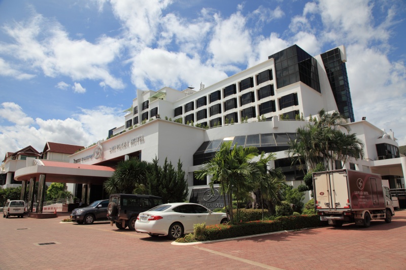 IMG_6185R ビエンチャン市内で随一のホテルと言われているラオ・プラザ。<BR>
日本料理店完備で日本人のお客様にも安心して宿泊頂けるホテルとなっておりますよ。