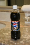 IMG 1265  またまた毒汁を発見し、すかさず購入して参りました。PEPSI Tarik（コーヒー風味）だそうです。考えただけでもヤバそうですが、飲んでみるとその破壊力に言葉を失います。毒汁マニア向け最終兵器でしょうか？