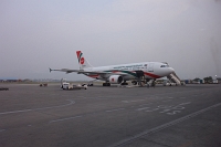 DSC00661 ビーマン・バングラデシュ航空はヒドいという噂を聞いていましたが、噂通りヒドかった。