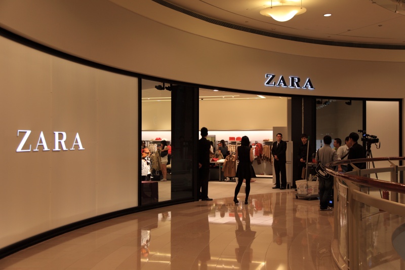 IMG_8341R ZARAの台北旗艦店が本日オープンということで、大変な賑わいに。