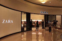 IMG_8341R ZARAの台北旗艦店が本日オープンということで、大変な賑わいに。
