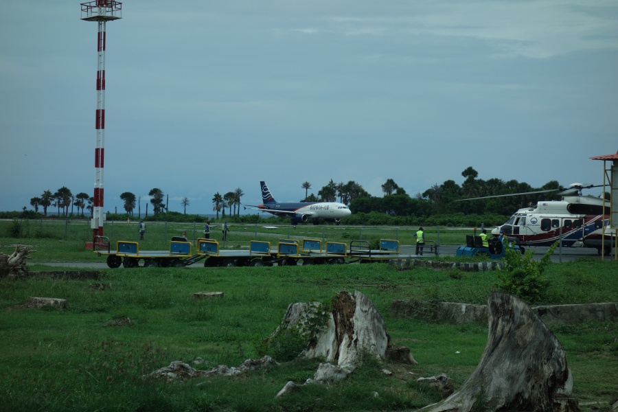 DSC03560 そうこうするうち我々の救出機がやってきたぞー。