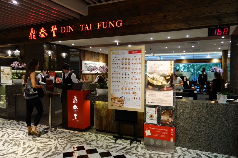 DSC03778 そろそろ夕食にしようかなー。<BR>
シンガポールで夕食と言えばもちろんこのお店。