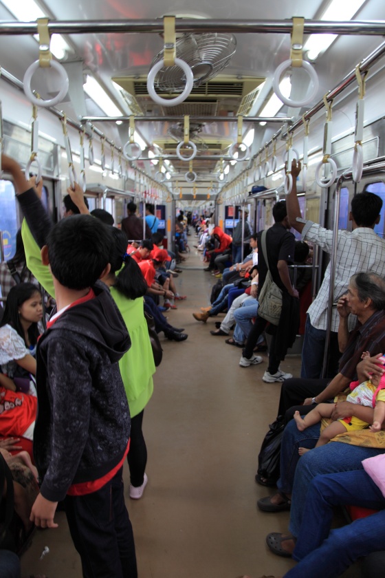 IMG_5438R 日本で活躍していたときと代わらぬ車内。<BR>
不思議と非常に落ち着く。
