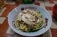 DSC03184 チキンヌードル的なもの。大晦日に麺類を食べられる多なんて何年ぶりだろう？