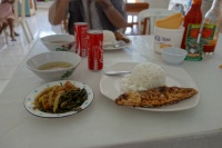DSC03419 主食と副菜、そして汁物と日本人としては馴染みやすい献立。味のほうも親しみやすかったかな。