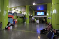 IMG_5300R この駅から電車に乗ろうと駅の名前を言うと、この駅では無くてこの駅の前後の駅に行けと。