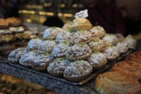 IMG_5928RR 何かイケてるトルコのお菓子は無いものかお菓子屋さんをハシゴ中。